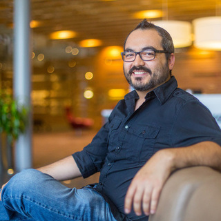 Douglas Mendizábal