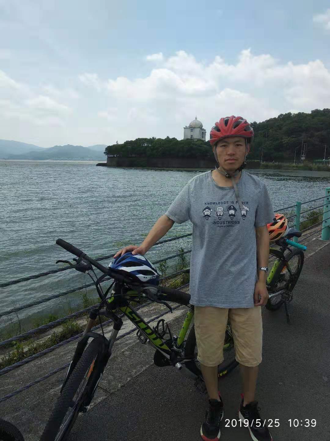 建勇 武